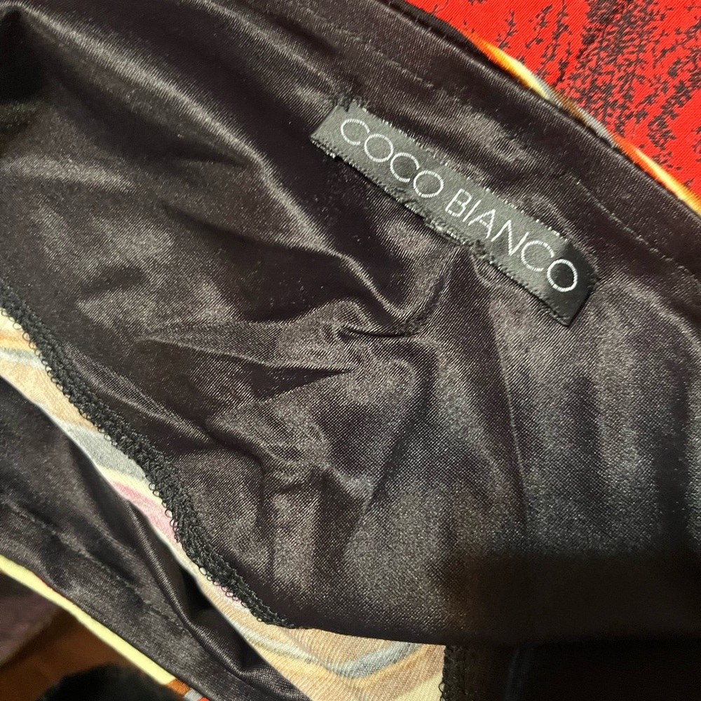 Coco Bianco Elegant Black and Red Jacket